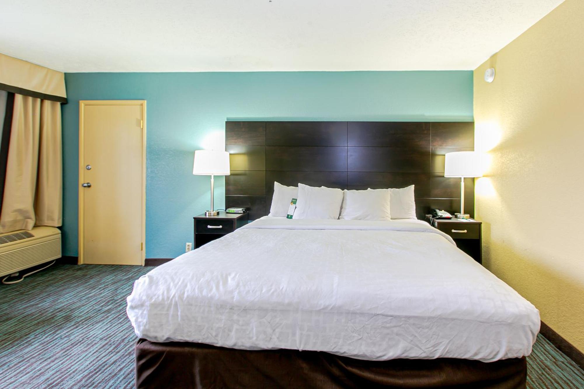 Quality Inn Dayton Airport Englewood Экстерьер фото